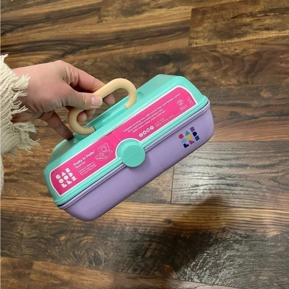 Caboodles On-The-Go Girl Stay Retro Make Up Case